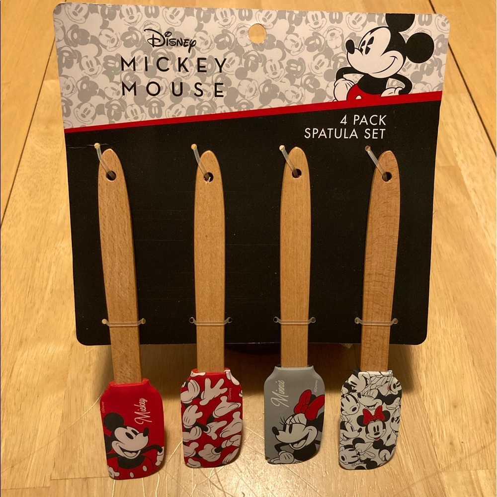 Disney Mickey Mouse and Minnie Mouse kitchen spatula set